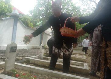 HAB Kemenag RI Ke-77, Kemenag Sampang Ziarah Makam Pahlawan