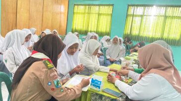 Bersama Puskesmas Kamoning, MAN Sampang Proaktif Tangani Masalah Anemia Siswi